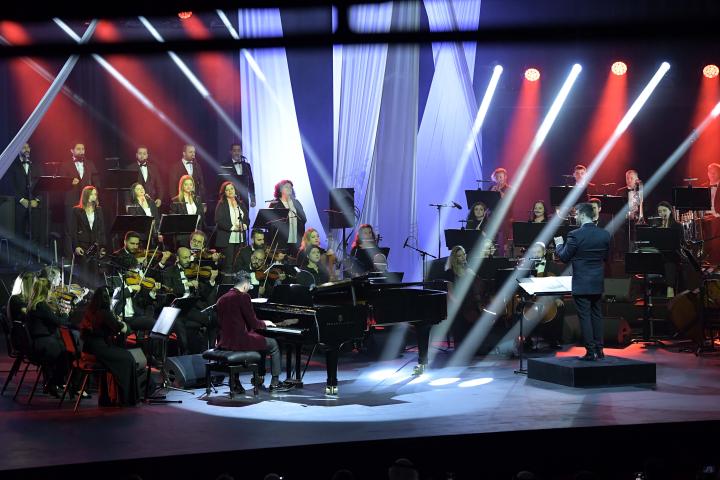 Click to enlarge image 1- Omar Rahbani Concert 2.jpg