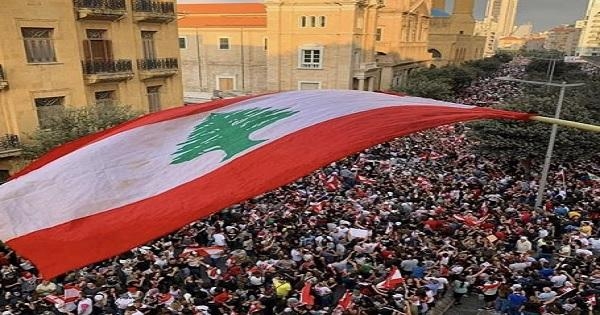 نوستالجيا أغاني: &quot;إذا الشعب يوماً أراد الحياة&quot; لِيبقى اللبنانيّون رمزاً للصمود بعد الإنفجار!