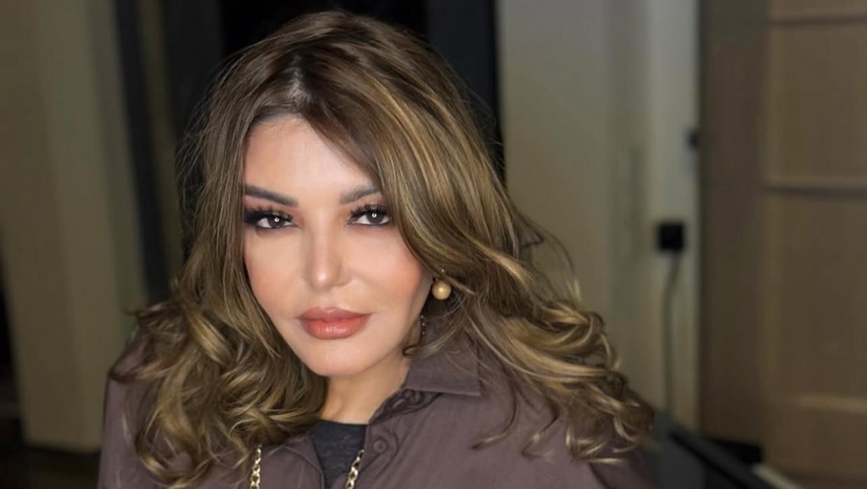 بالفيديو- سميرة سعيد بإطلالة شبابية في كواليس أحدث جلسة تصوير