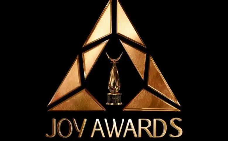 بالصور- النجوم في طريقهم إلى الرياض لحضور حفل &quot;Joy Awards”